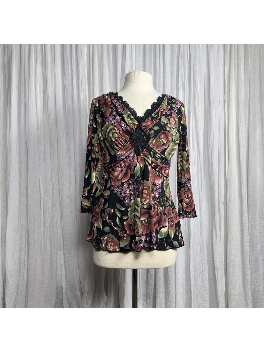 Earthy Boho Hippie Vintage Fairy Floral Pattern Women's Top (M)
